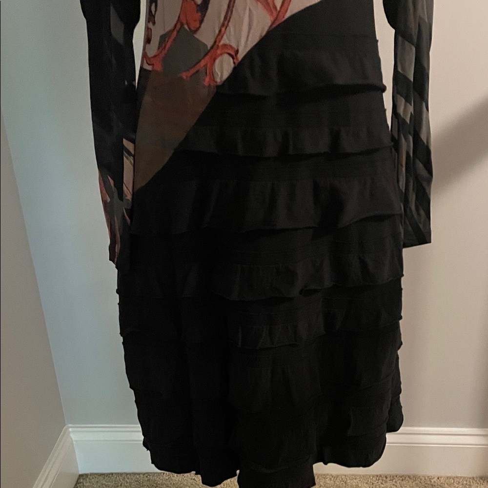 Chic Black and Red Patterned Midi Dress - Picture 3 of 16